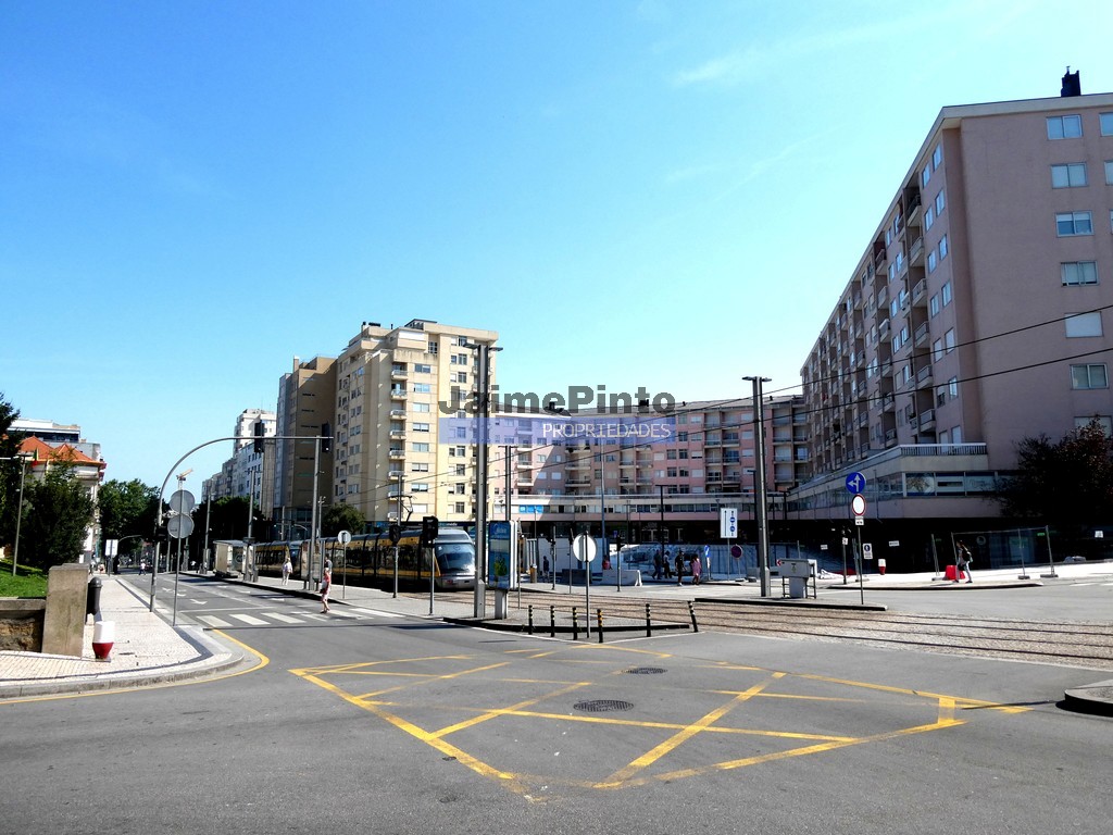 Terreno p/ contr. altura